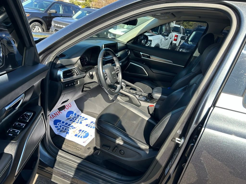 Used 2022 Kia Telluride S image 14