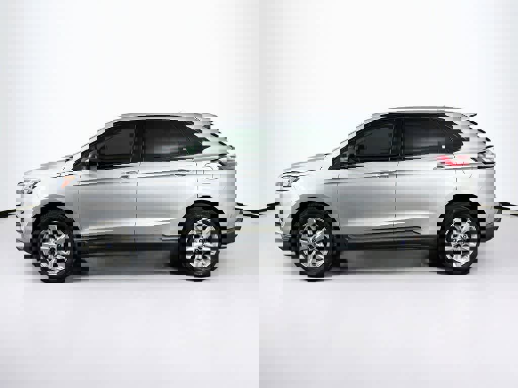 Certified 2019 Ford Edge SE FWD image 2