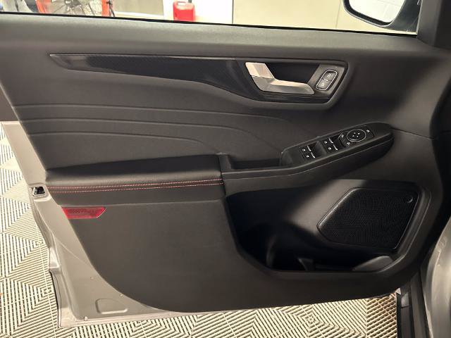 Certified 2023 Ford Escape ST-Line Select w/ Tech Pack #1 AWD/4WD image 10