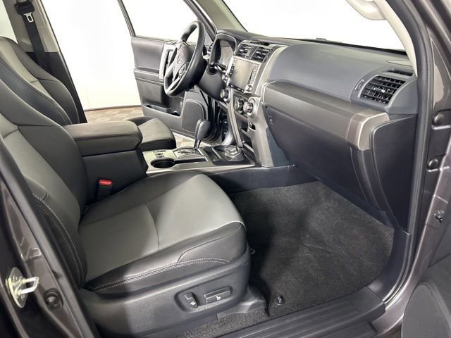Used 2023 Toyota 4Runner SR5 Premium w/ SR5 Premium Package AWD/4WD image 19