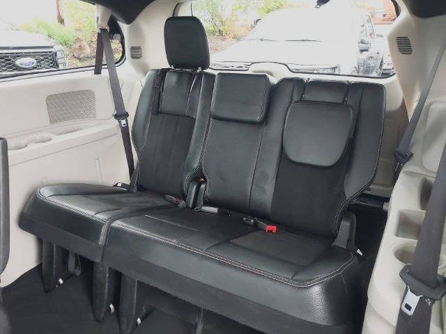 Used 2019 Dodge Grand Caravan SXT FWD image 25