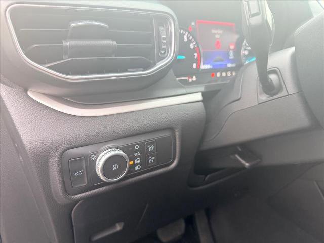 Certified 2022 Ford Explorer XLT w/ Equipment Group 202A image 18