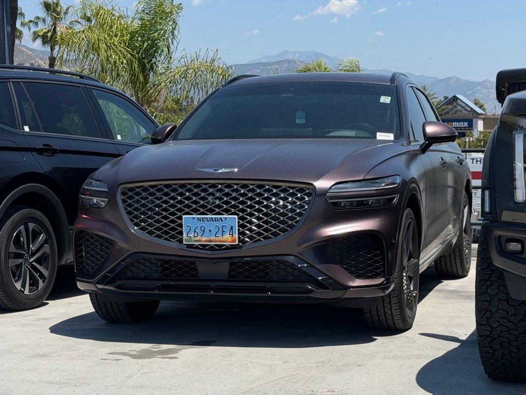 Used 2022 Genesis GV70 3.5T Sport w/ Sport Prestige Package AWD/4WD image 3