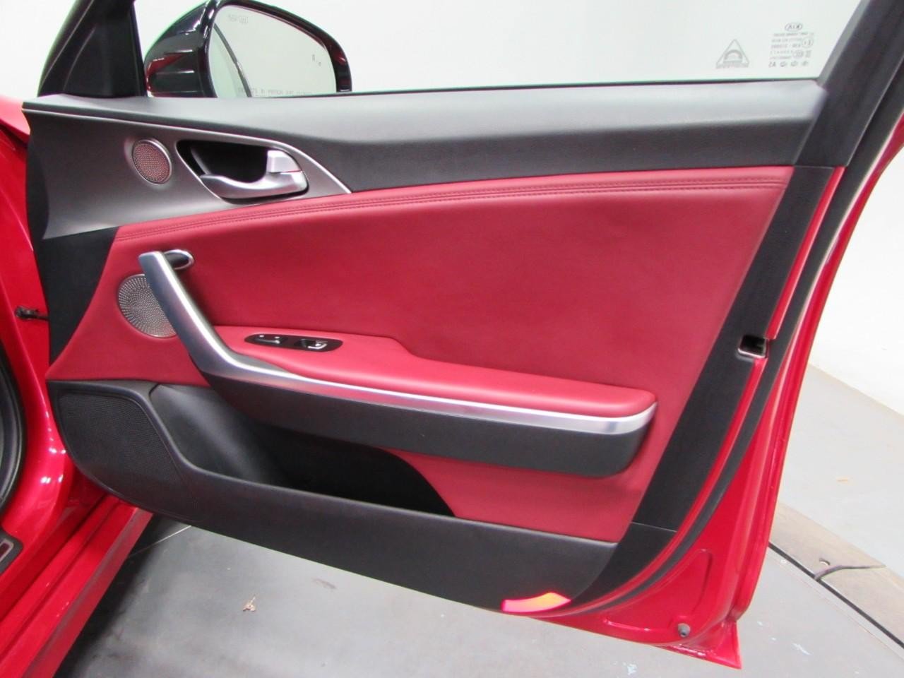 Used 2018 Kia Stinger GT2 AWD/4WD image 16