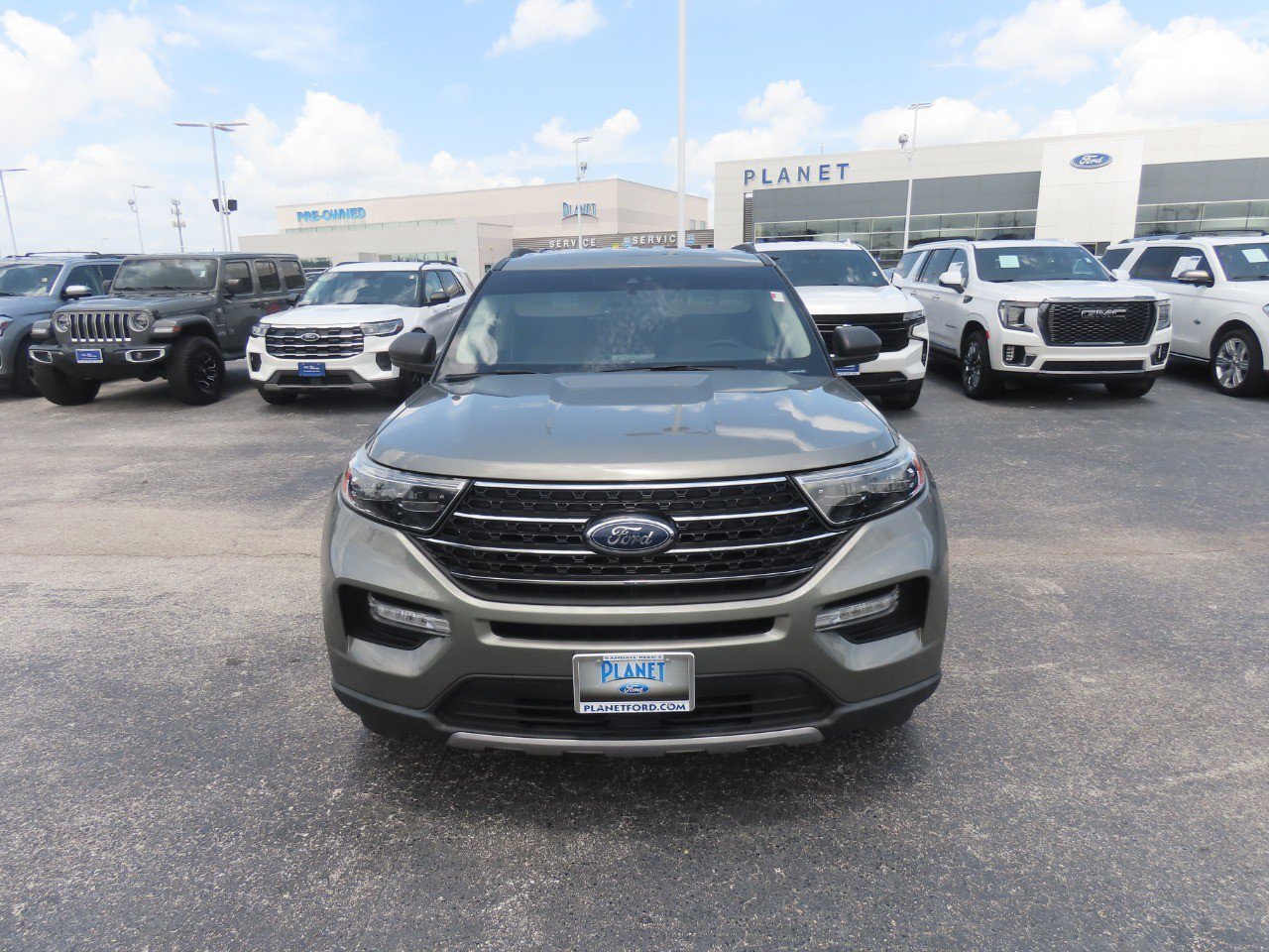 Certified 2020 Ford Explorer XLT w/ Equipment Group 202A RWD image 4