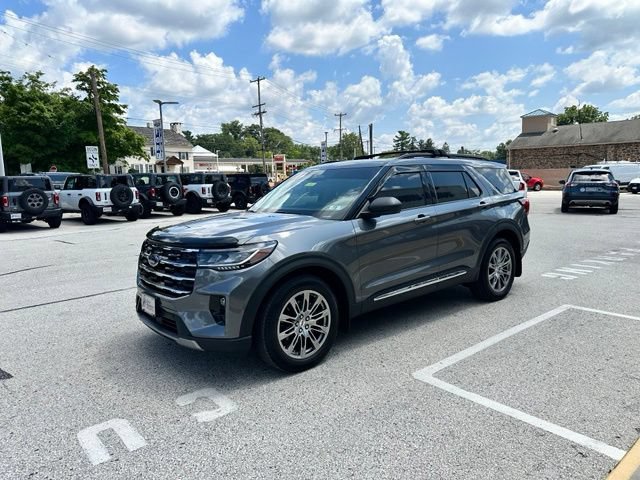 Certified 2025 Ford Explorer Active w/ Active Comfort Package AWD/4WD image 6