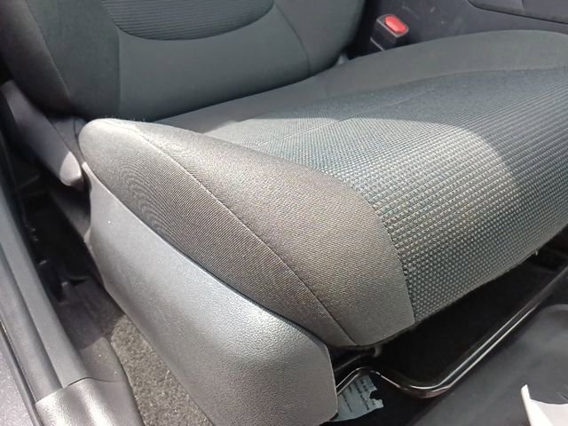 Used 2024 Toyota RAV4 LE FWD image 31