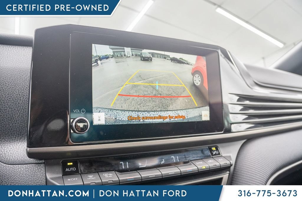Used 2025 Toyota Camry SE FWD image 8