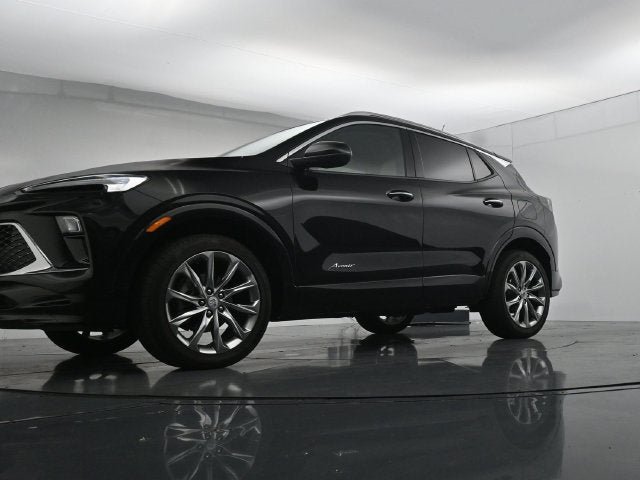 Used 2025 Buick Encore GX Avenir AWD/4WD image 32