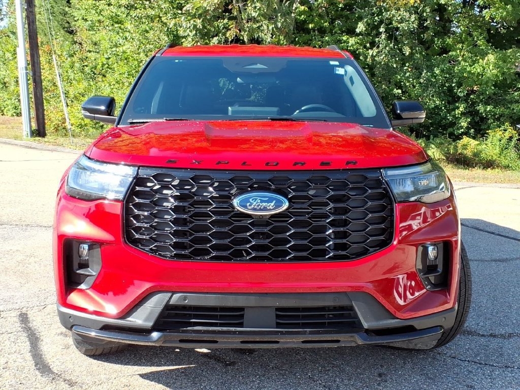 Certified 2025 Ford Explorer ST-Line AWD/4WD image 8