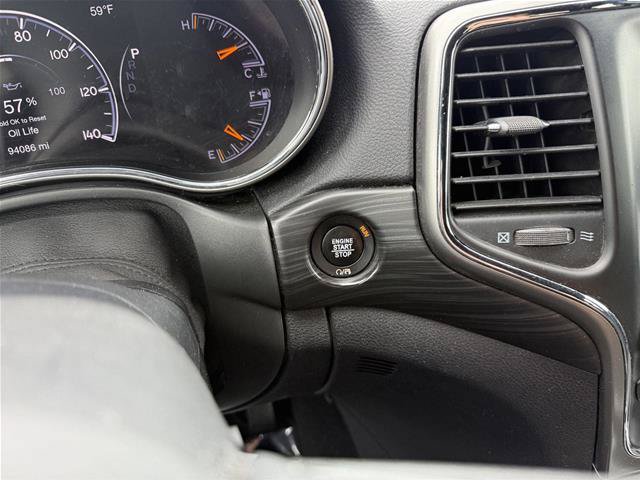 Used 2020 Jeep Grand Cherokee Laredo AWD/4WD image 17