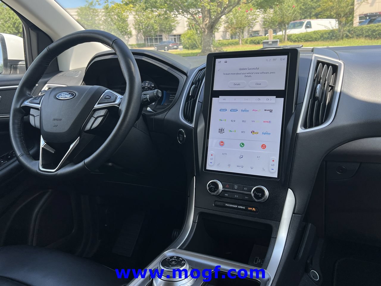 Certified 2024 Ford Edge SEL AWD/4WD image 6