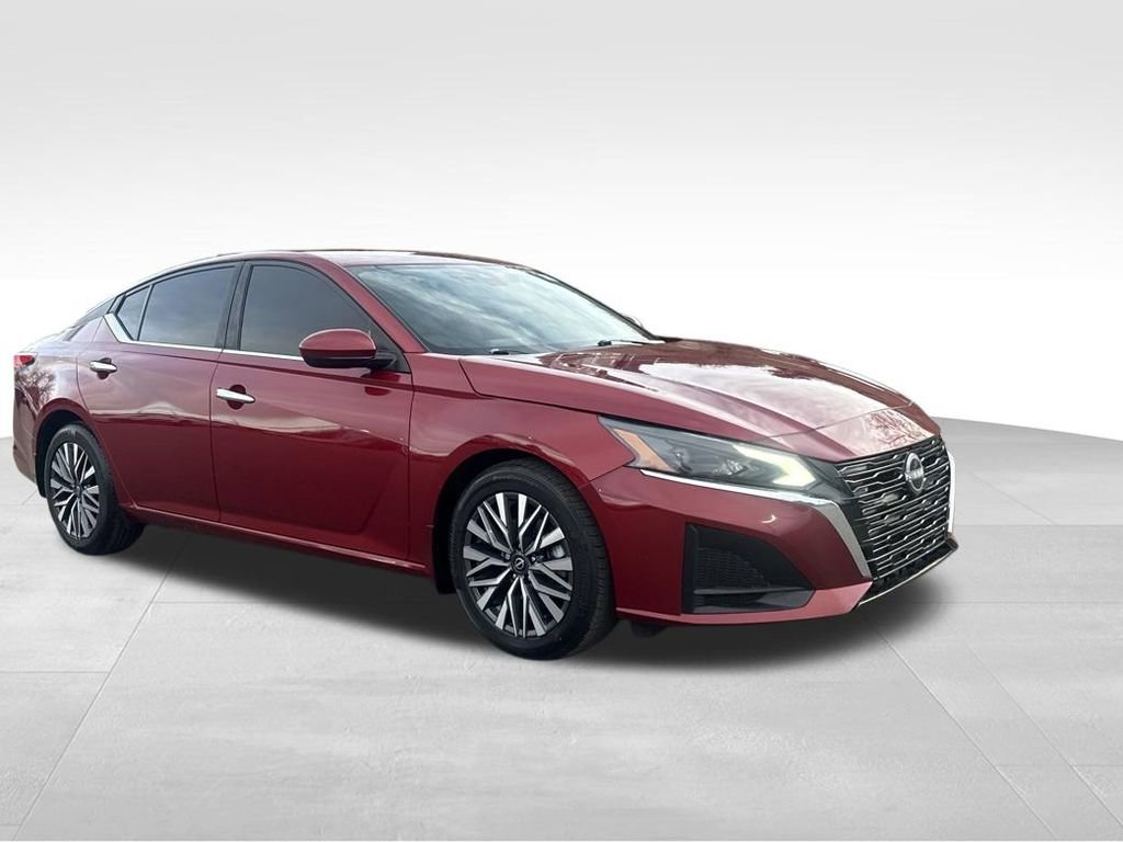 Used 2023 Nissan Altima 2.5 SV
