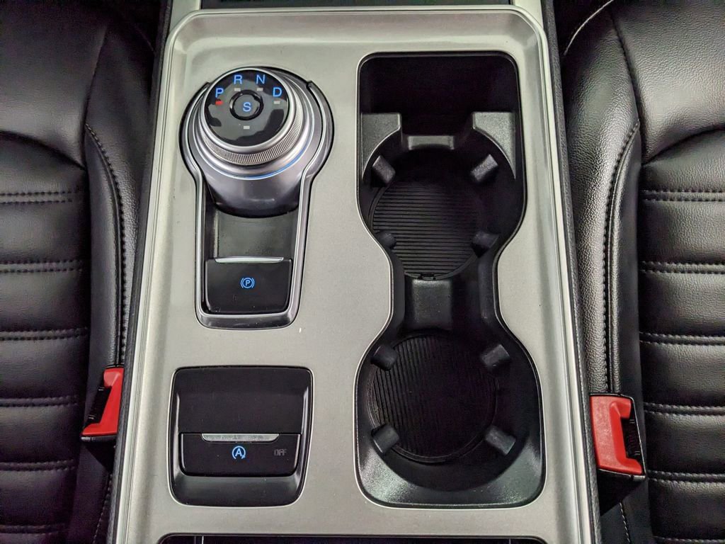 Certified 2024 Ford Edge SEL w/ Convenience Package AWD/4WD image 9