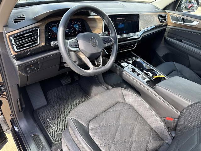 Used 2025 Volkswagen Atlas SE FWD image 21