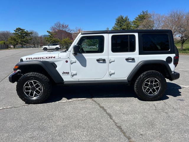 Used 2025 Jeep Wrangler Unlimited Rubicon AWD/4WD image 3