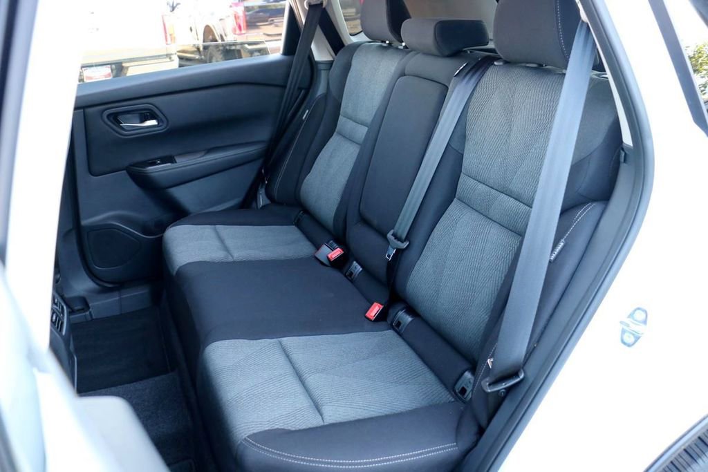 Used 2026 Nissan Rogue SV FWD image 20