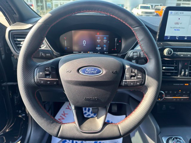 Certified 2025 Ford Escape ST-Line Select AWD/4WD image 16