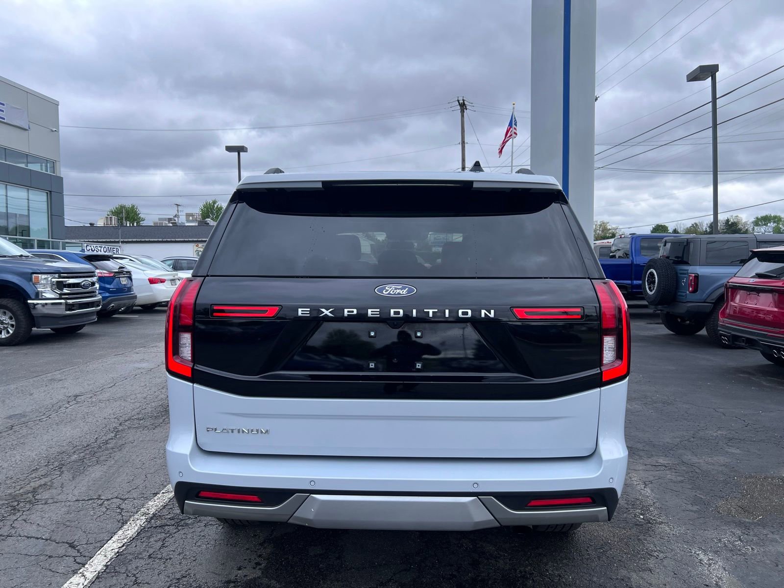 Certified 2025 Ford Expedition Platinum AWD/4WD image 10