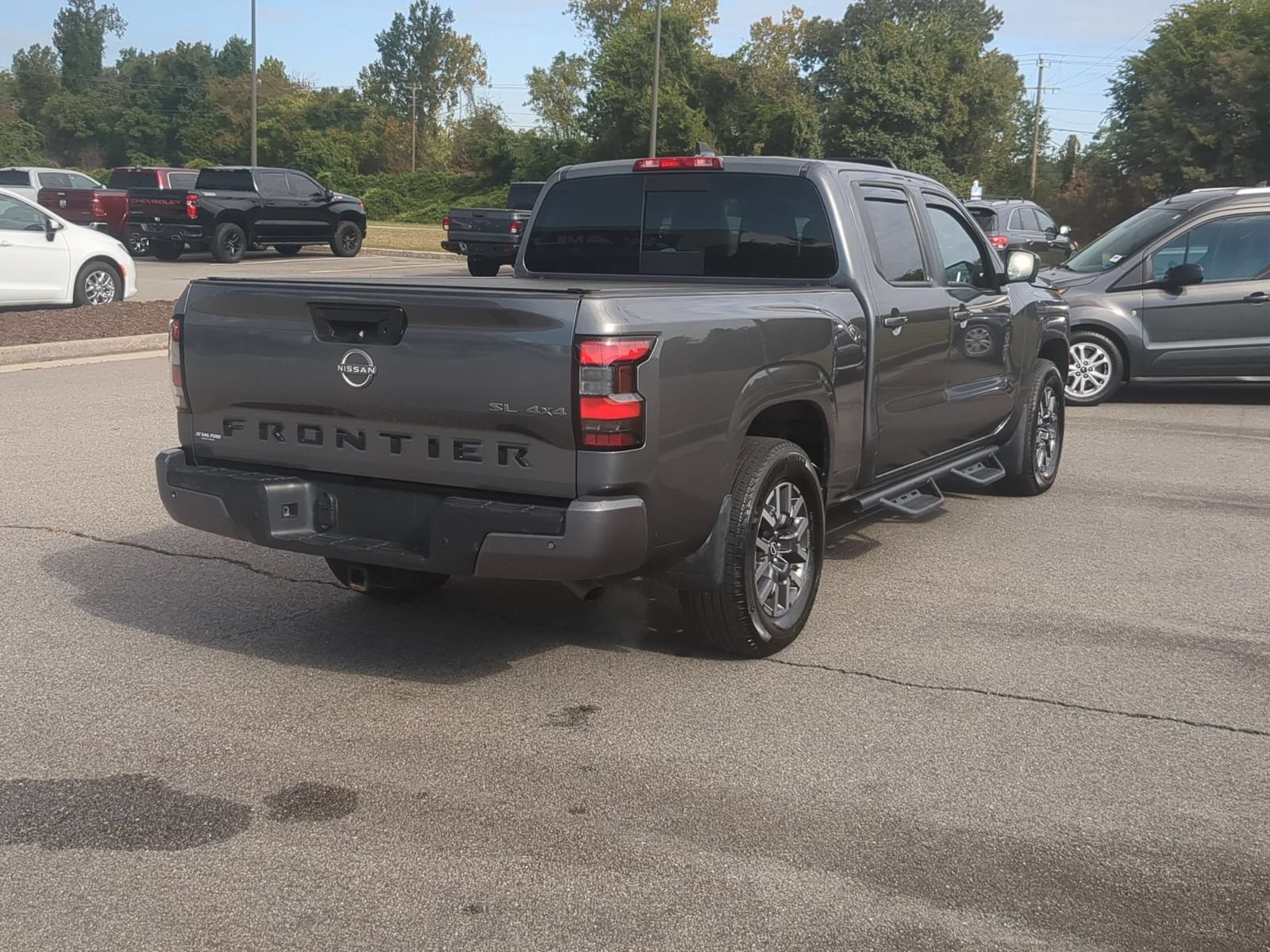 Used 2025 Nissan Frontier SL AWD/4WD image 3