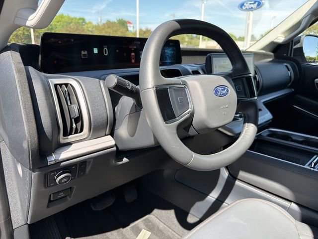 Certified 2025 Ford Expedition Active image 13