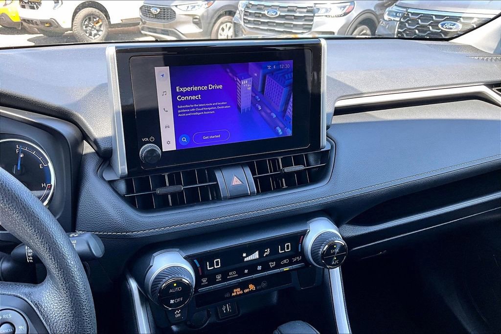 Used 2025 Toyota RAV4 XLE AWD/4WD image 31