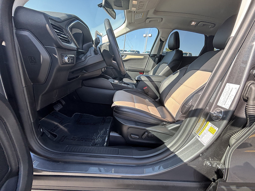 Certified 2021 Ford Escape Titanium w/ Titanium Elite Package AWD/4WD image 16