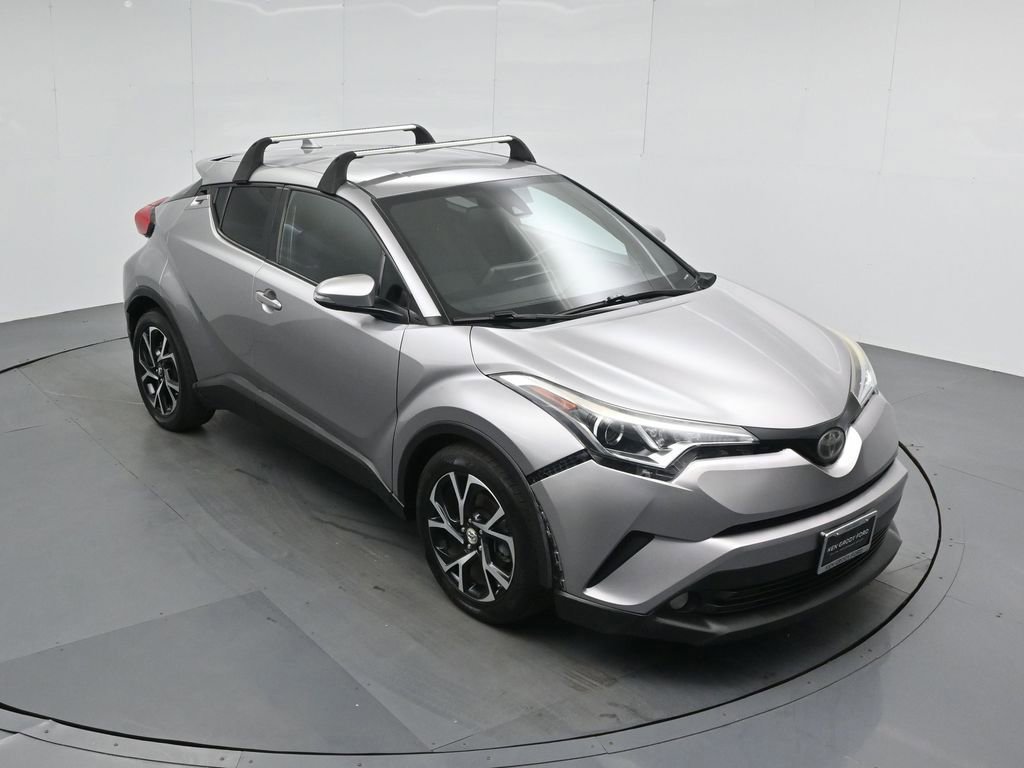 Used 2018 Toyota C-HR XLE FWD image 4