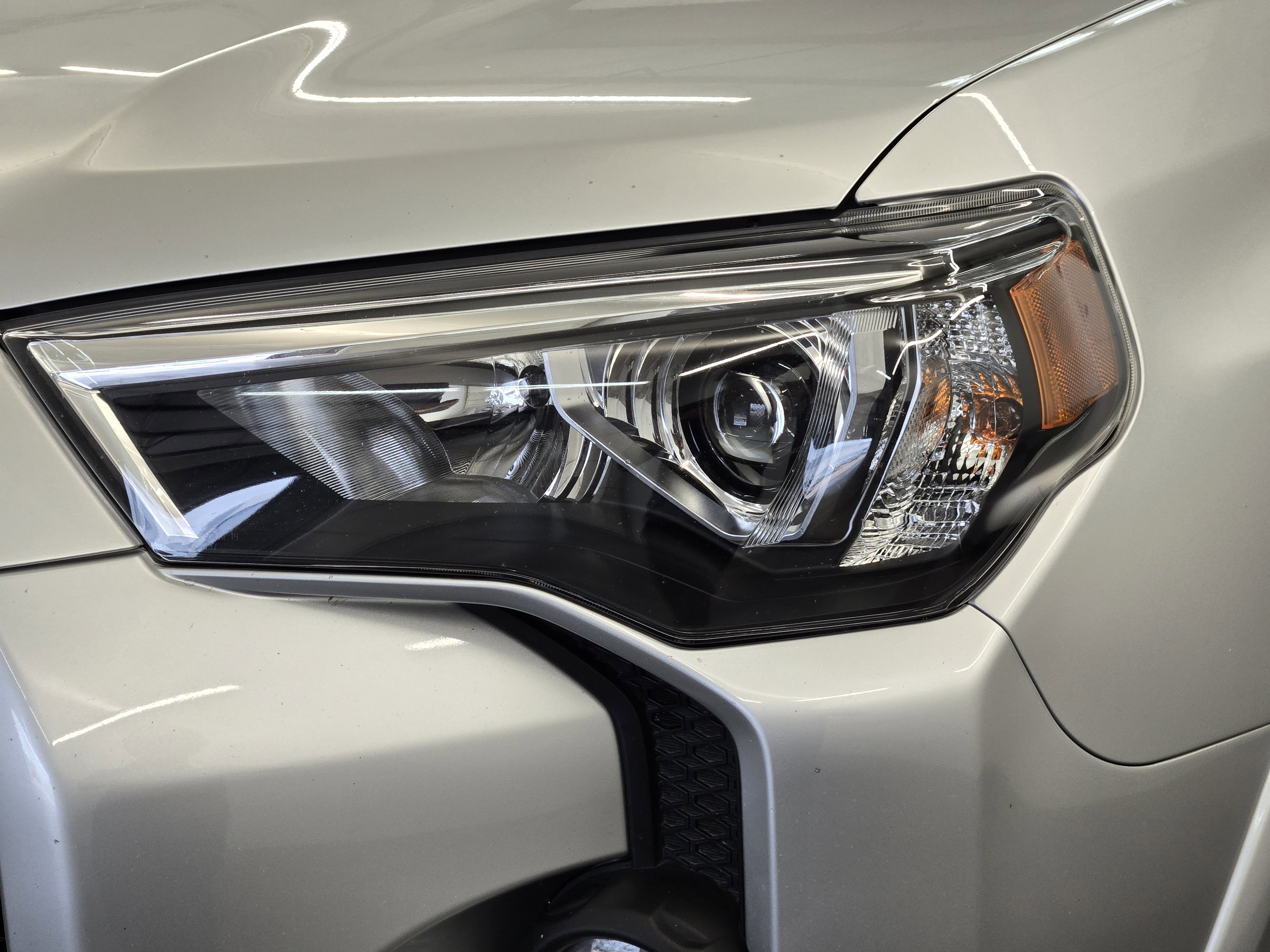 Used 2022 Toyota 4Runner SR5 Premium w/ Moonroof Package RWD image 8
