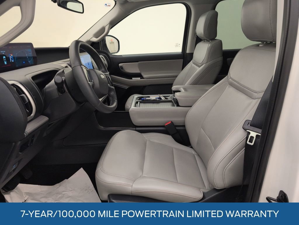 Certified 2025 Ford Expedition Active image 4