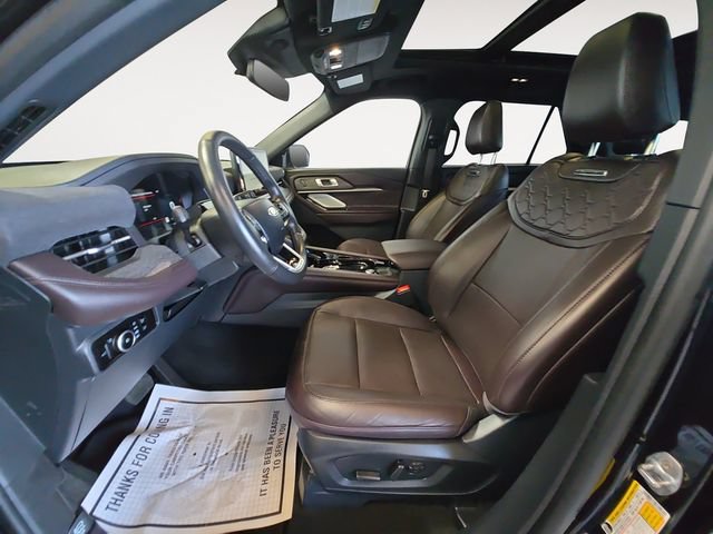 Certified 2025 Ford Explorer Platinum w/ LUX Leather Package AWD/4WD image 11