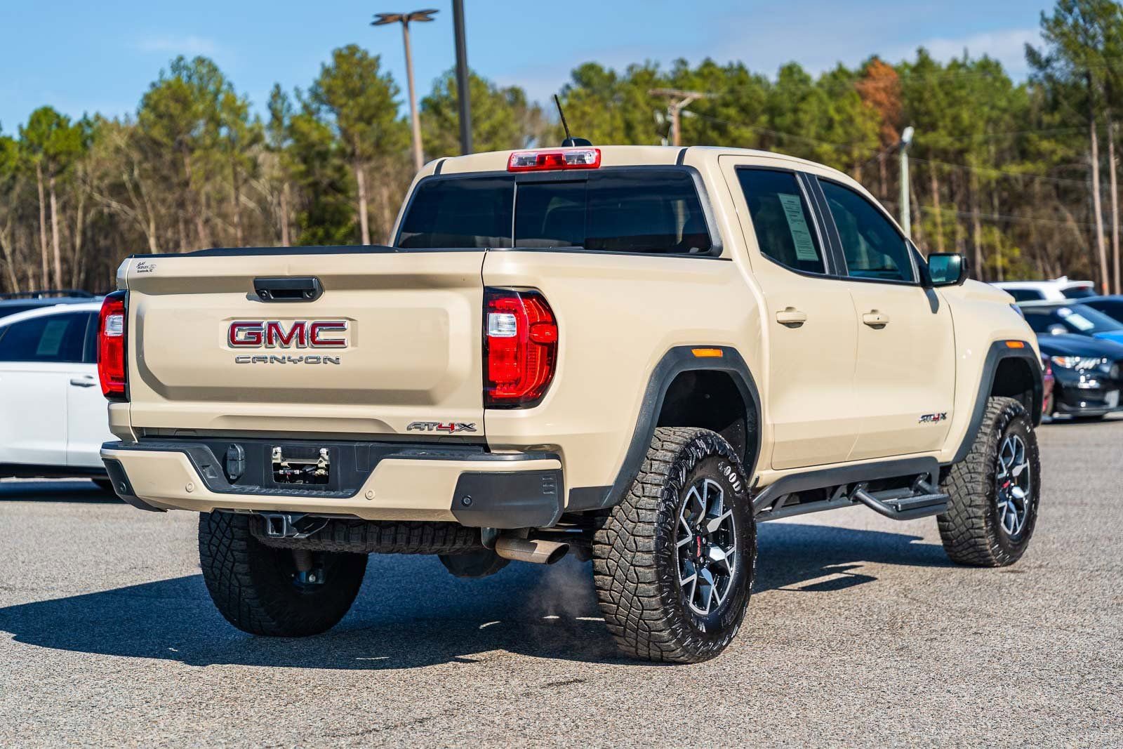 Used 2023 GMC Canyon AT4X image 8