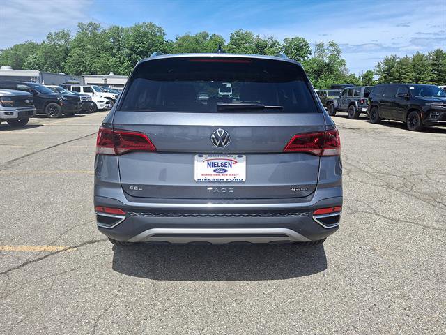 Used 2022 Volkswagen Taos SEL w/ Panoramic Sunroof Package AWD/4WD image 9