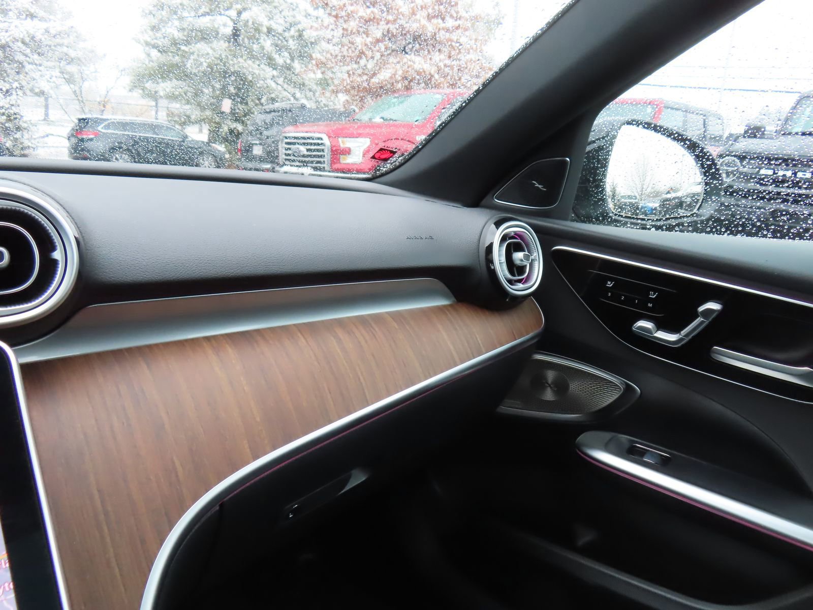 Used 2025 Mercedes-Benz C 300 4MATIC Sedan image 25