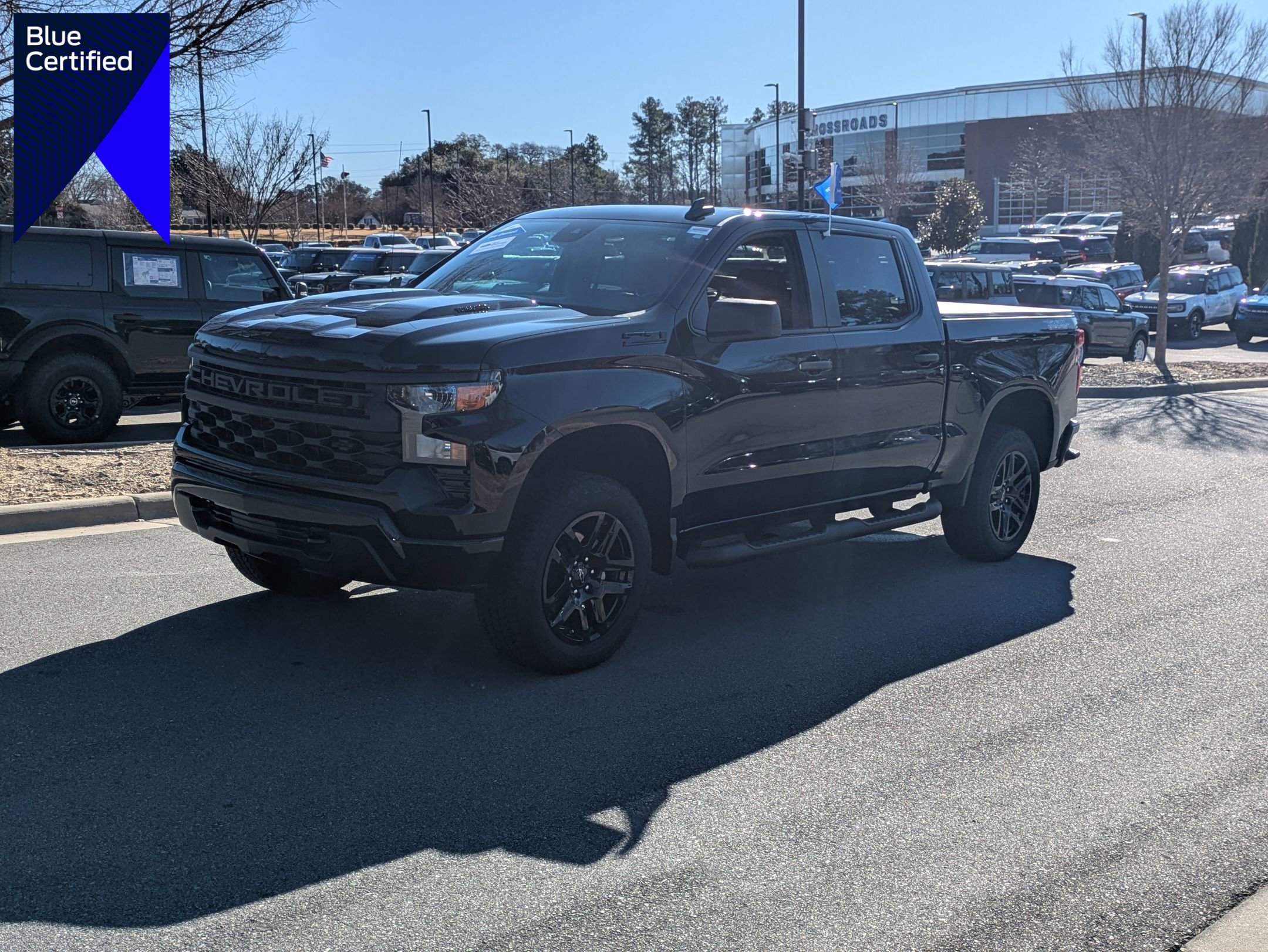 Used 2025 Chevrolet Silverado 1500 Custom Trail Boss w/ Turbomax Blackout Package image 1