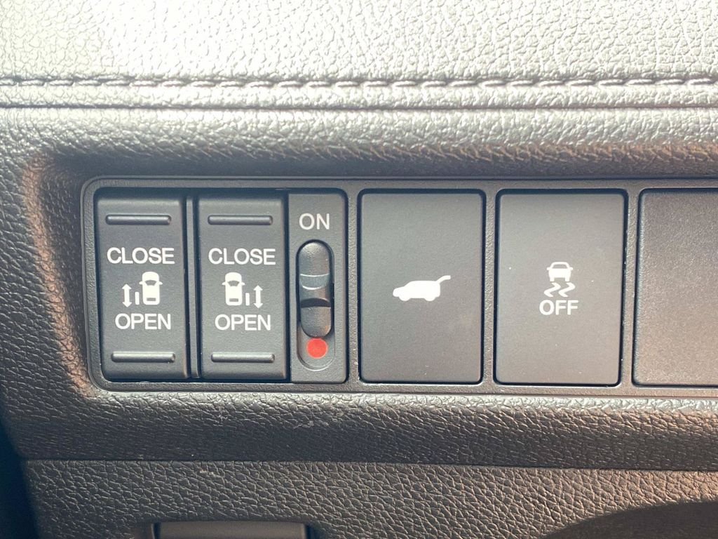 Used 2025 Honda Odyssey EX-L image 32