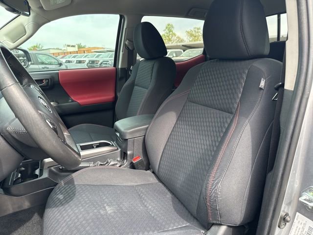 Used 2021 Toyota Tacoma SR5 w/ Technology Package AWD/4WD image 11