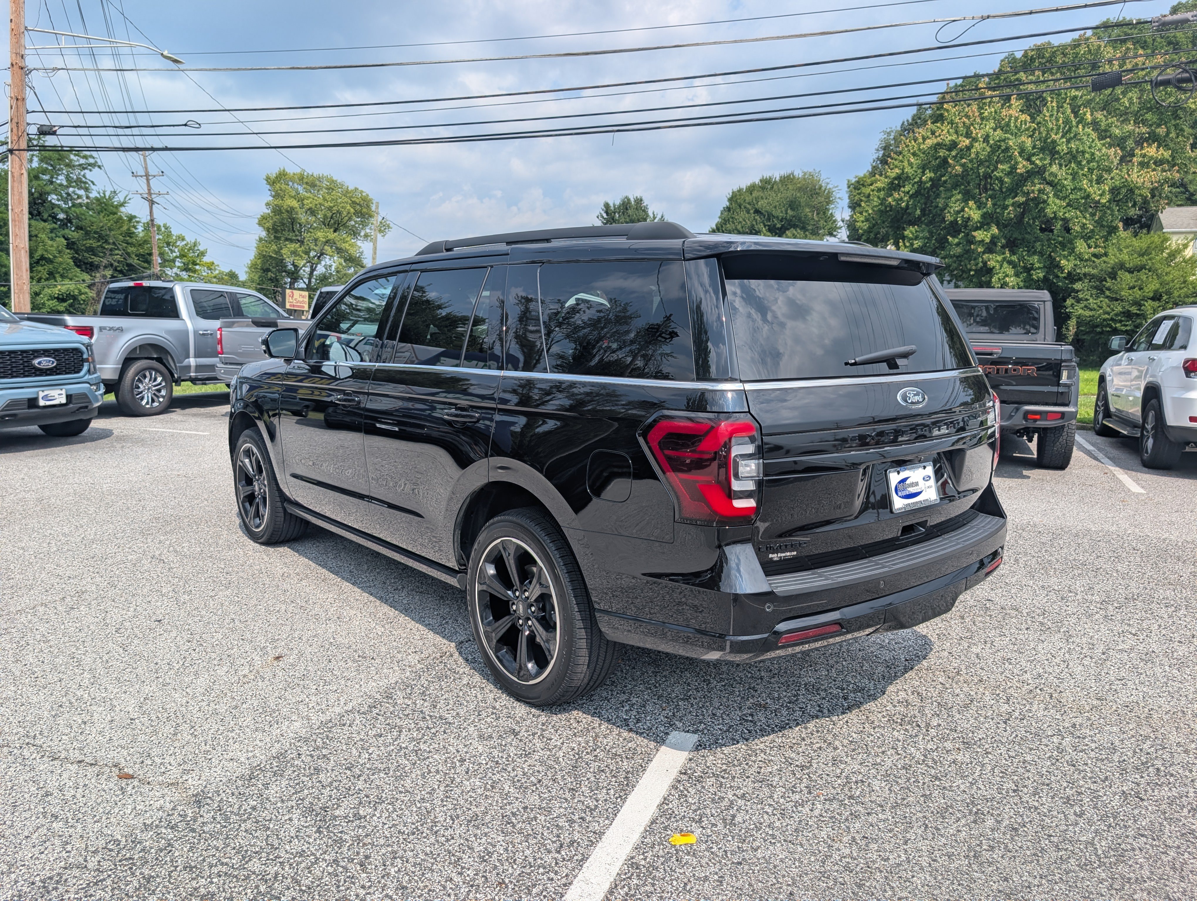 Certified 2023 Ford Expedition Limited AWD/4WD image 5