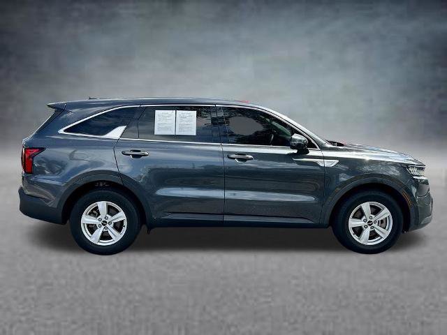 Used 2023 Kia Sorento LX FWD image 4