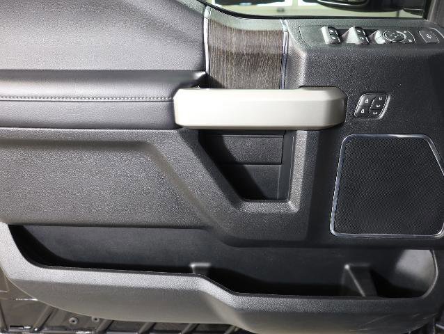 Certified 2021 Ford F250 Lariat w/ Chrome Package image 28