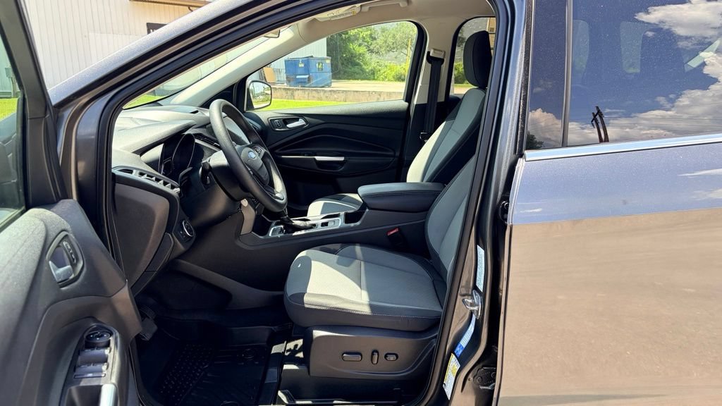Certified 2018 Ford Escape SE w/ SE Sync 3 Package AWD/4WD image 19