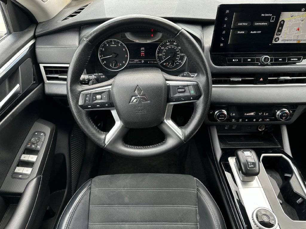 Used 2025 Mitsubishi Outlander SE FWD image 13