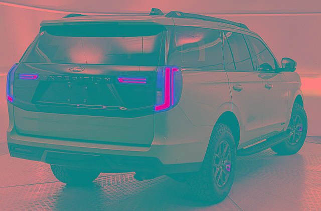 Certified 2025 Ford Expedition Tremor AWD/4WD image 3