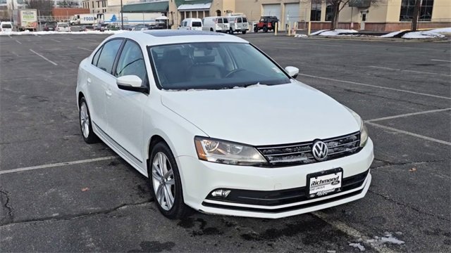 Used 2017 Volkswagen Jetta SEL image 3