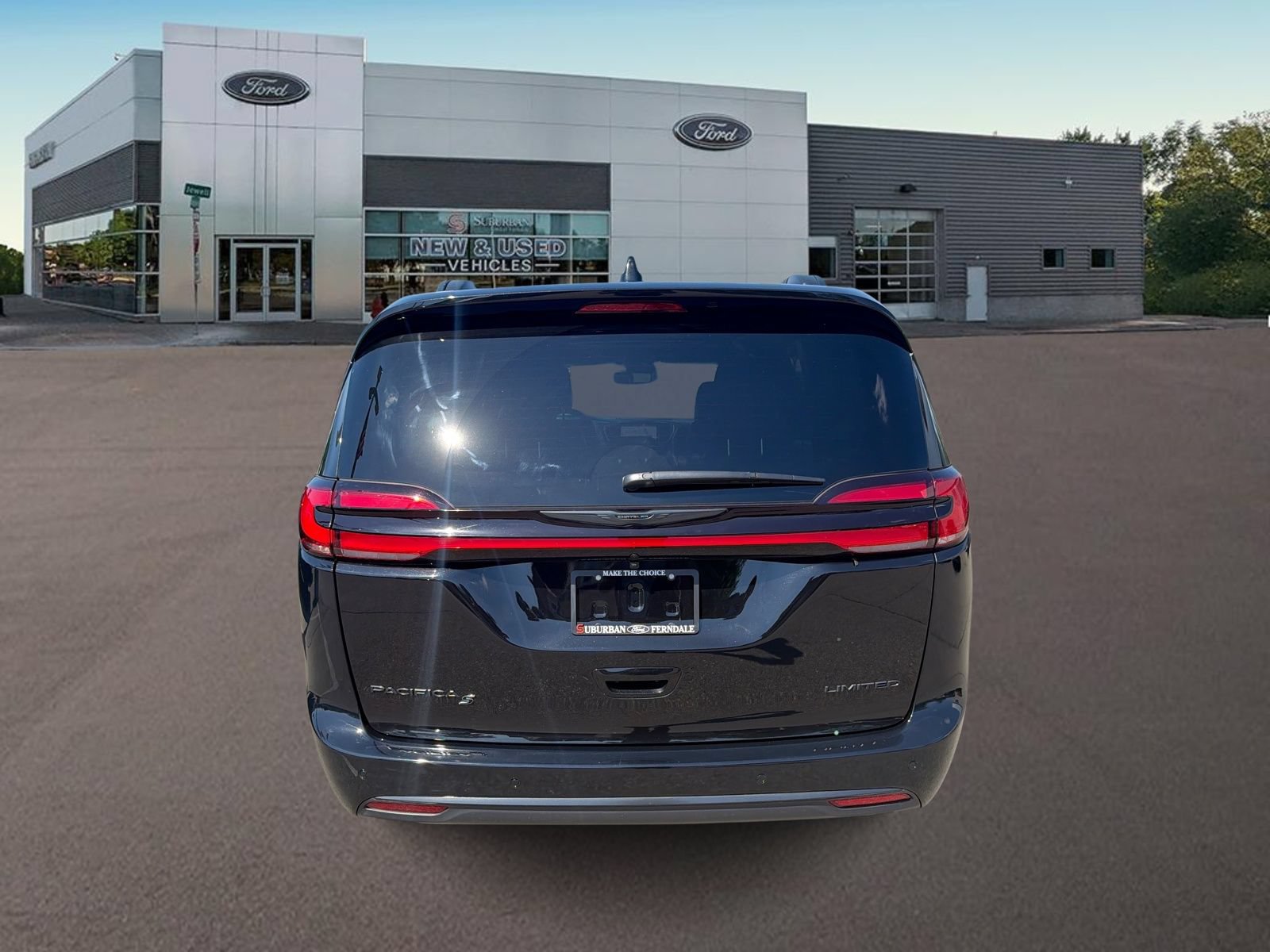 Used 2026 Chrysler Pacifica Limited w/ S Appearance Package FWD image 10