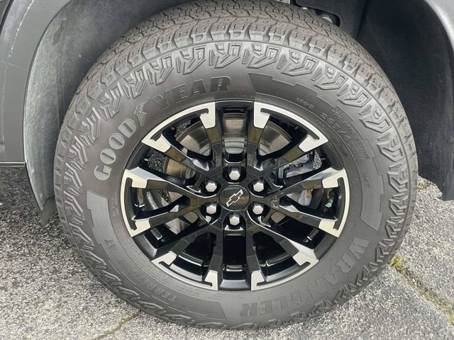 Used 2025 Chevrolet Traverse Z71 w/ Enhanced Driving Package AWD/4WD image 11