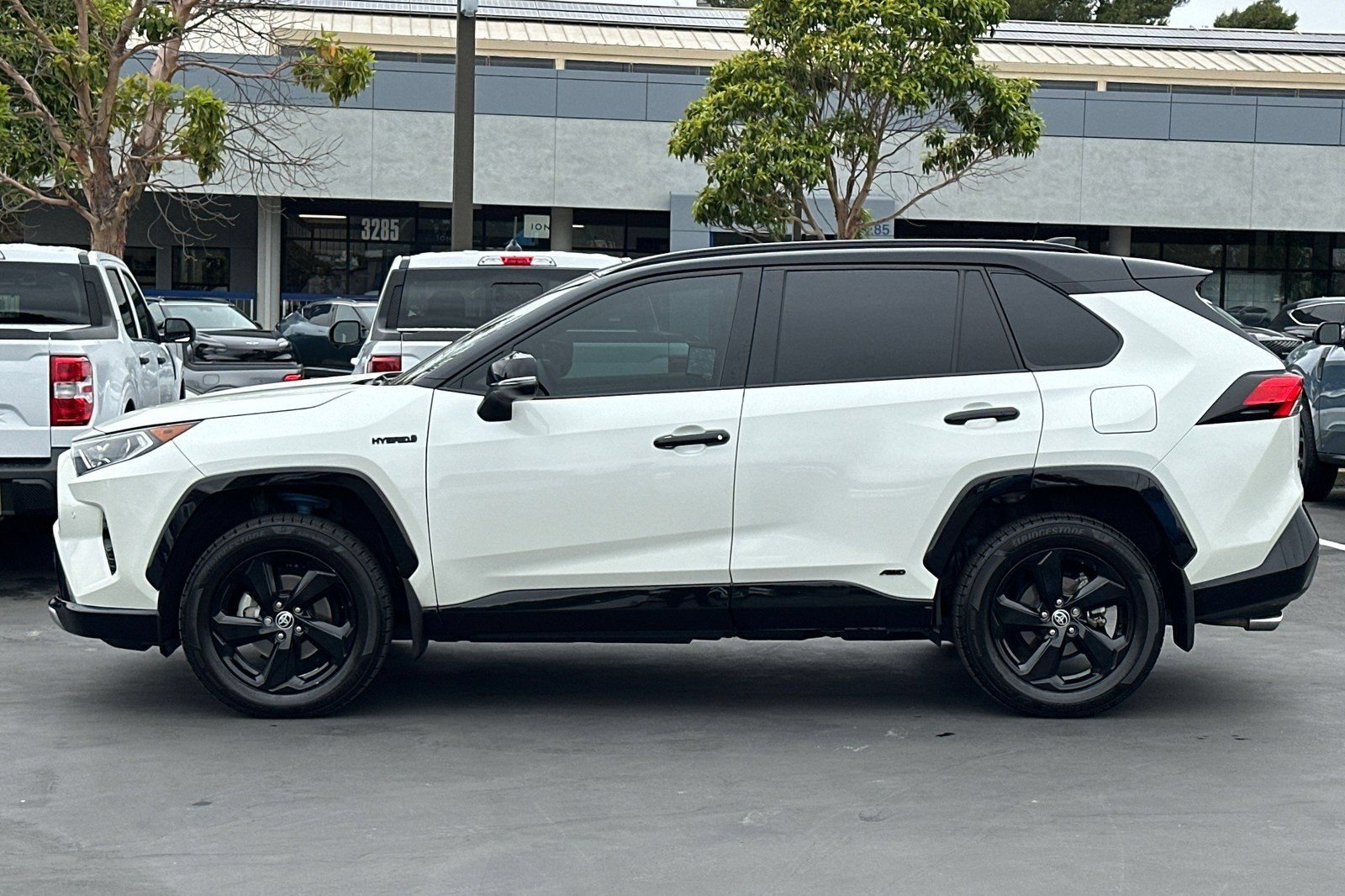 Used 2021 Toyota RAV4 XSE AWD/4WD image 10
