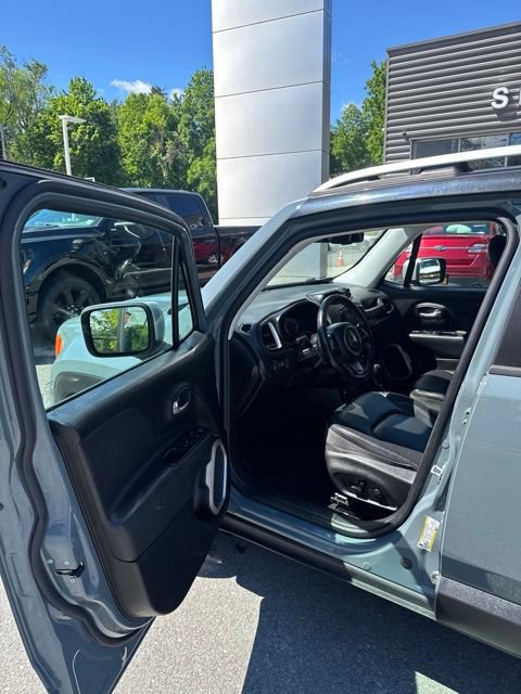 Used 2017 Jeep Renegade Limited AWD/4WD image 15