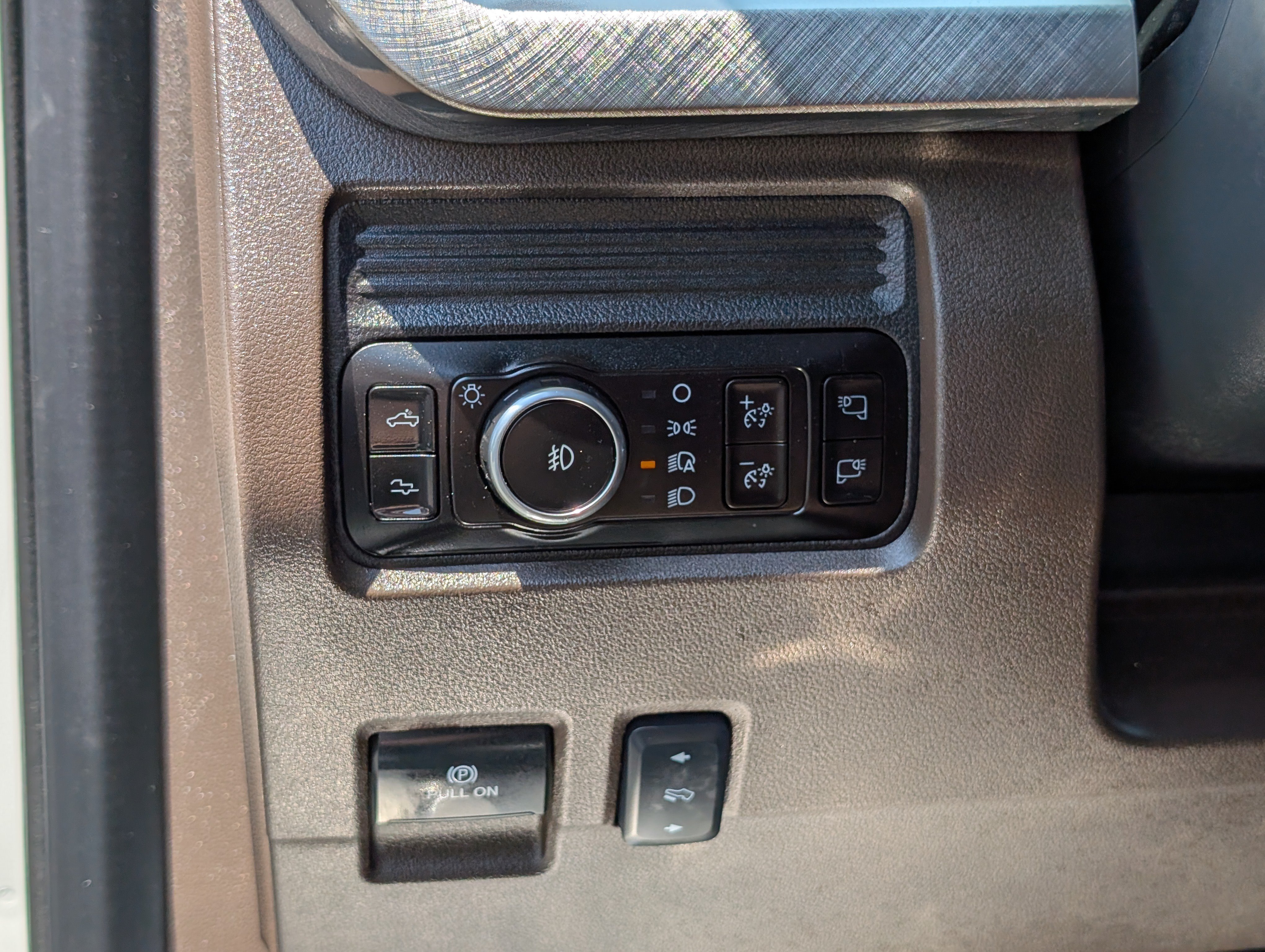Certified 2025 Ford F350 King Ranch AWD/4WD image 21
