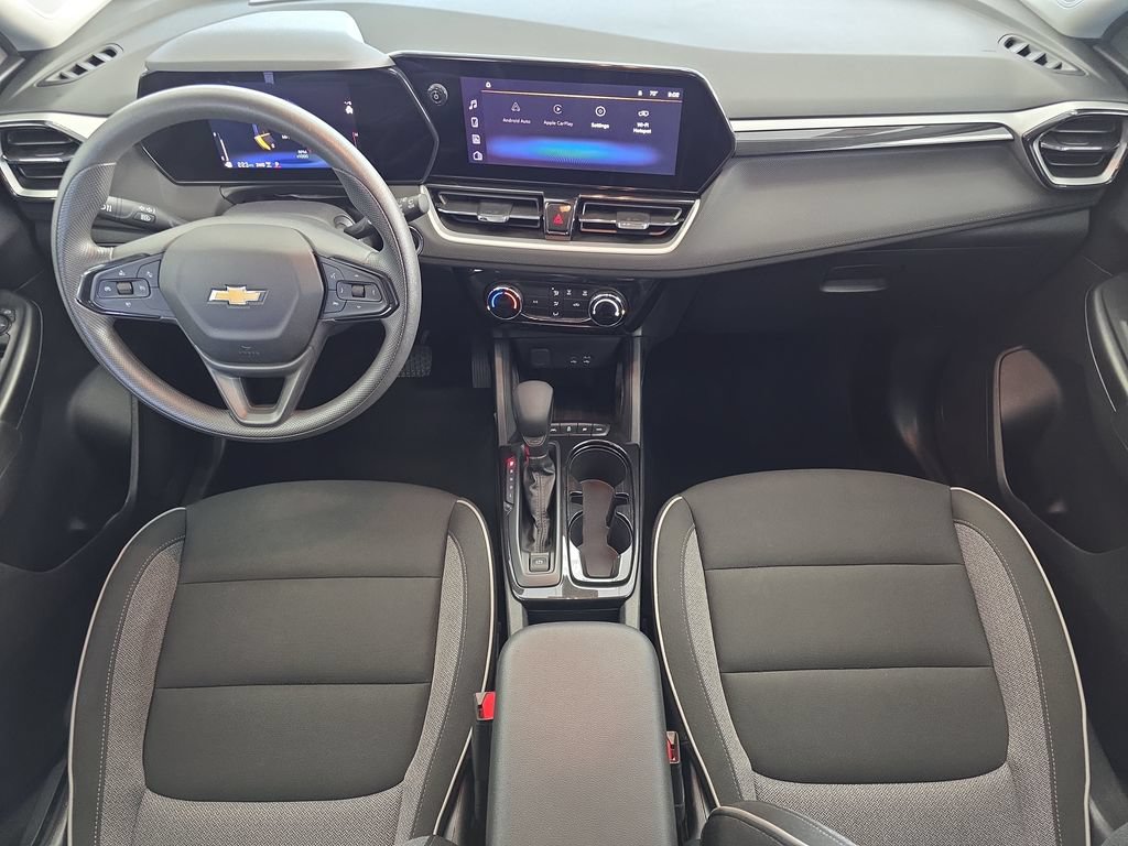 Used 2025 Chevrolet TrailBlazer LT AWD/4WD image 9
